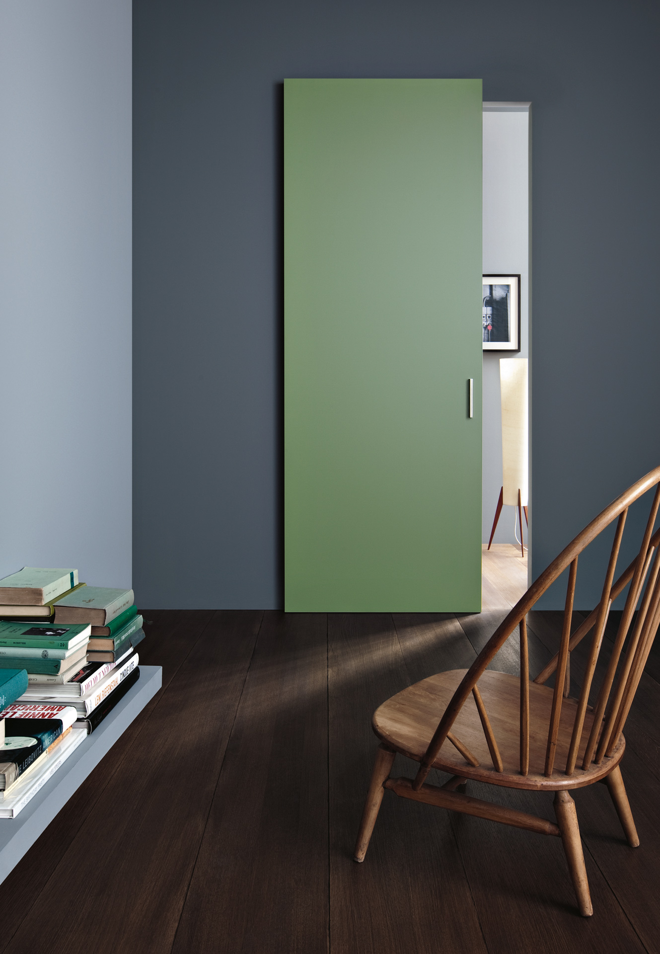 Межкомнатная раздвижная дверь-купе в интерьере квартиры в Минске